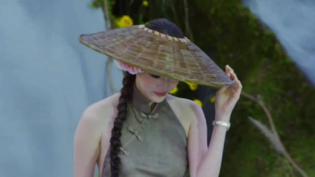 欧阳娜娜红毯直播cut 戴斗笠的娜娜