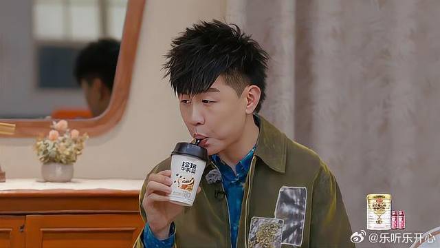 陈楚生的气质怎么跟每个商务都很和