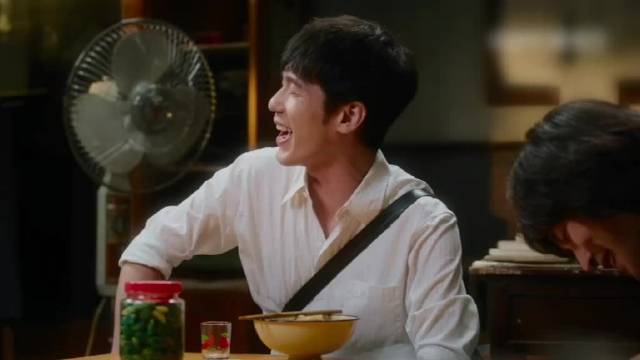 论吃面谁能有白宇权威 一口面一口蒜一口小木屋（不兑）