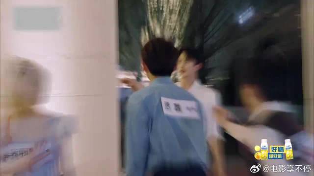 翟子路撕名牌偷袭丞磊，谁料结局大反转，惊喜不断