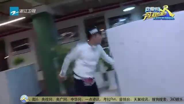 陈赫受刺激了？跑的摄像大哥都跟不上，直言：跟了一个“假”陈赫