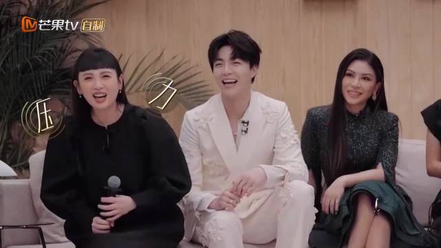 她的实力有多强？那英张信哲都抢着要