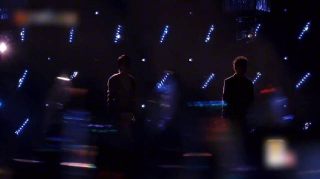 毛阿敏胡彦斌同台献唱获赞