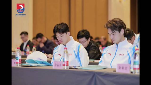 汪顺徐嘉余出席浙江泳协换届大会助力家乡游泳发展