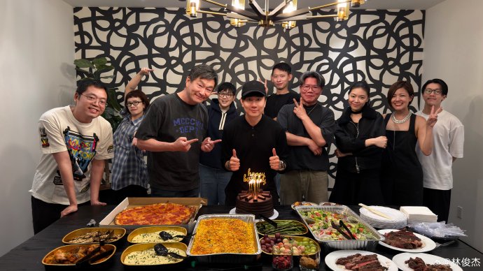 林俊杰45岁生日许愿“身体健康”，背后是粉丝的全球应援与健康共鸣