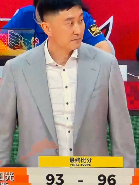 广东男篮20分领先遭北京逆转，杰曼三分绝杀创历史