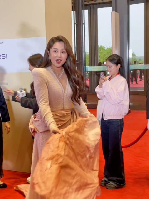 翻点库存 整理裙子嘟嘟囔囔小猫一枚