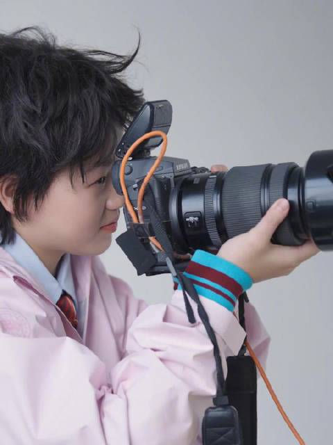 全红婵嘉人杂志封面，个人时尚大刊封面首秀 好俏皮灵动的全妹啊！