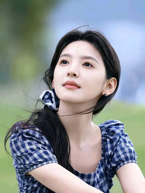 章若楠零绯闻敬业受资方青睐