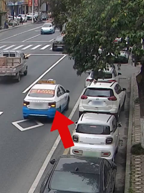 司机突发疾病强撑着开到派出所 警方发现后紧急救援