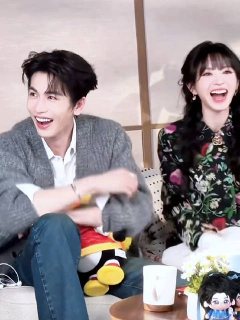 张凌赫田曦薇搭档引热议，网友期待二搭合作