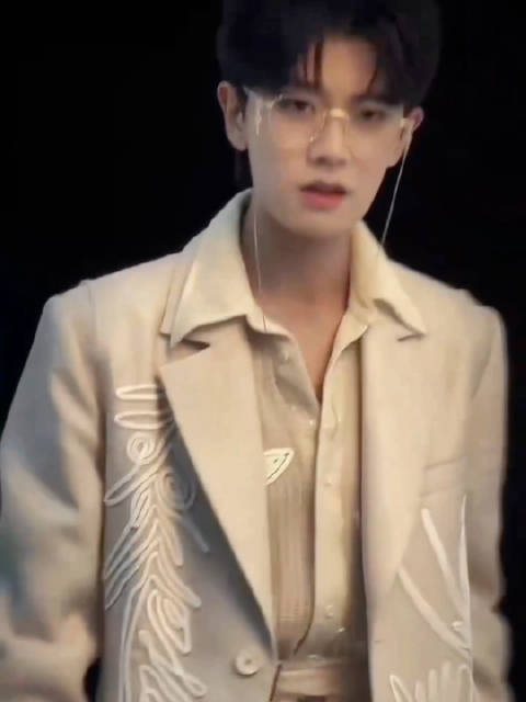 任嘉伦多角色演绎细腻获赞，新剧角色引期待