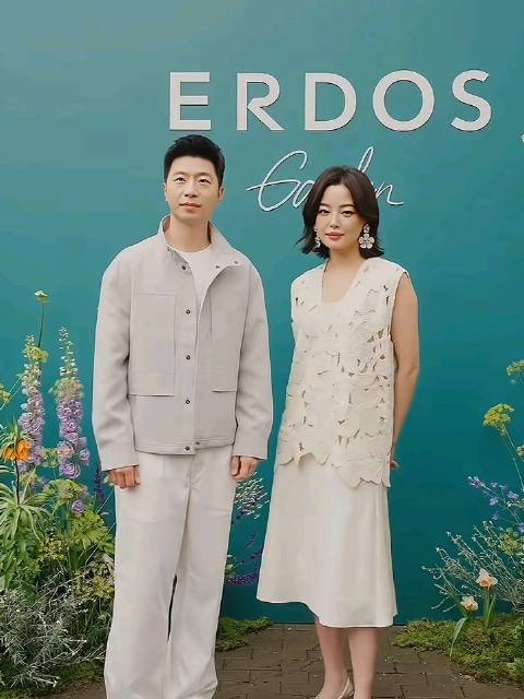 辛芷蕾精心打扮却被马龙忽视，注意力全在裙子上