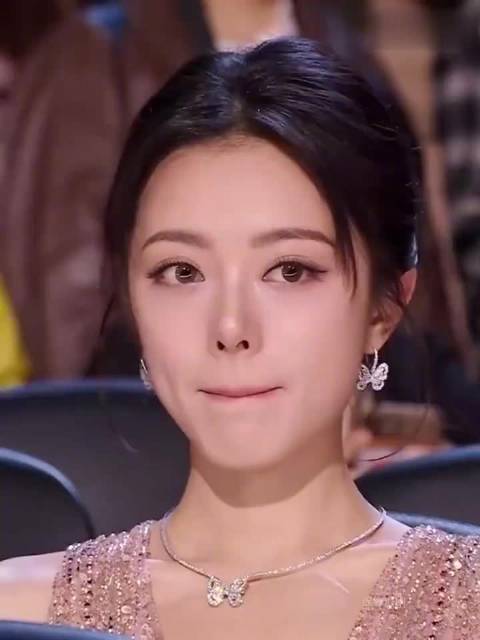 女星怼脸生图曝光，20岁30岁40岁状态对比明显