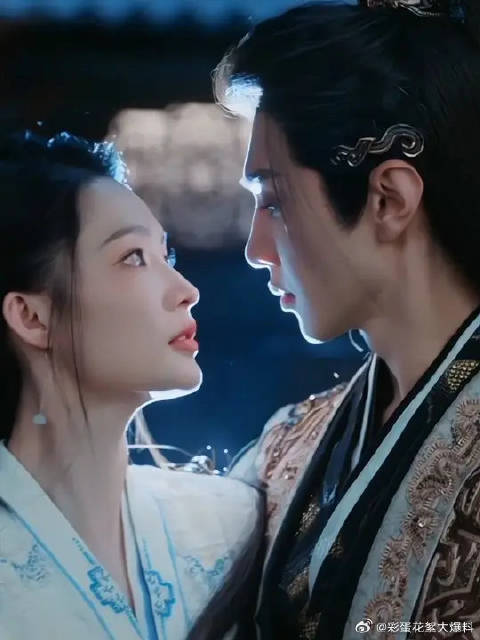 “我会牵着你手同进退”