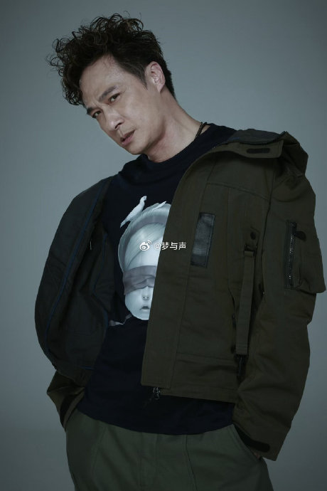 为什么说吴镇宇模仿AI演技反而凸显了真人演员的不可替代性？