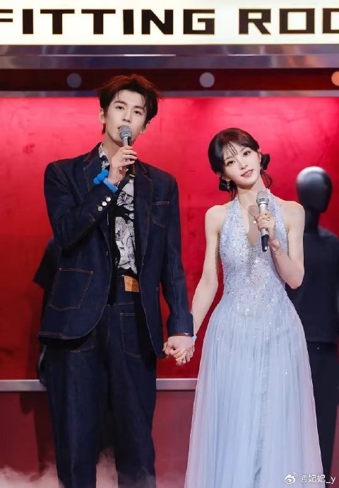 张凌赫和田曦薇在《逐玉》宣传期有哪些即兴互动名场面？