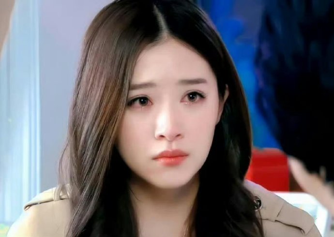 阚清子红毯上戴的钻戒有什么特别含义，与丈夫周浩感情状况如何？