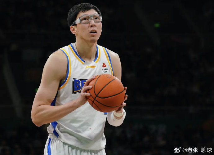 周琦在对阵浙江稠州金租的比赛中罚球表现回暖的具体情况如何？