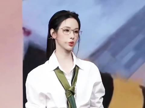 这就是高知女神陈都灵吗