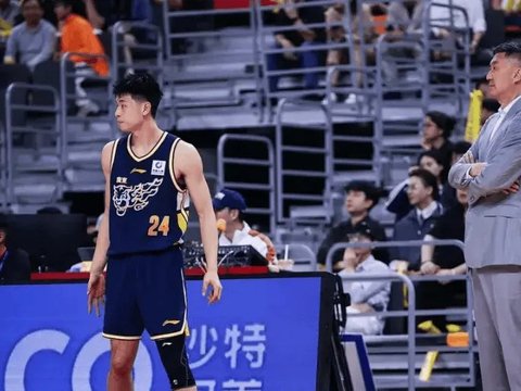 主动认错？被绝杀后杜锋直指人员轮换问题，萨林杰则认可攻守发挥