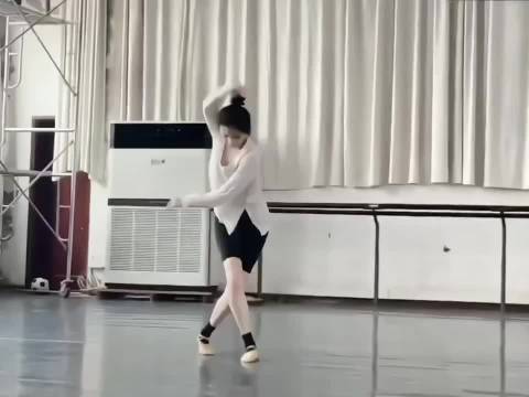 张慧雯官宣加盟浪姐2026，北舞出身连转15圈展舞技