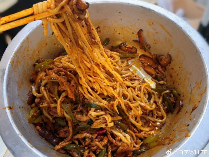 白宇之前为了拍戏有过哪些关于饮食的付出？