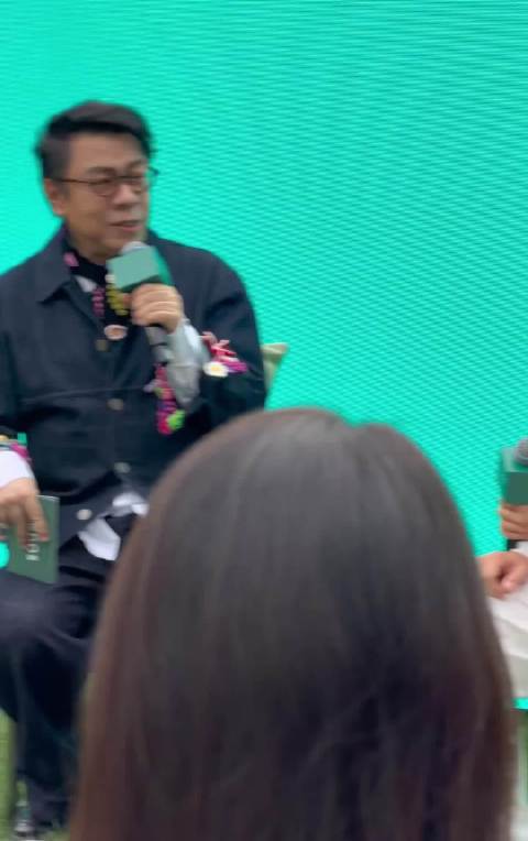 马龙坦言想听天桥下陌生长辈讲述人生故事