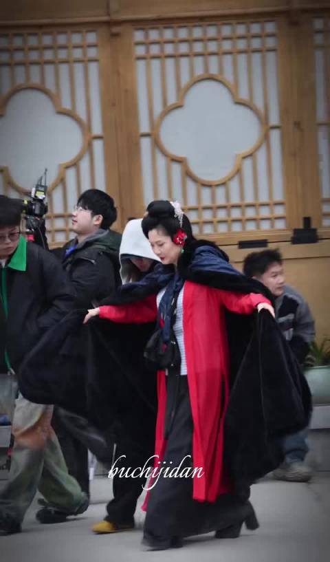 何赛飞35年后重演梅珊再现经典名场面