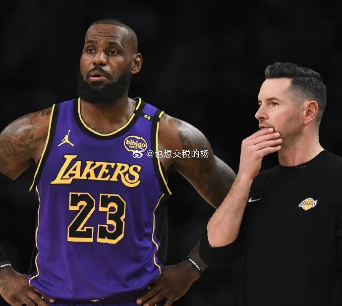 除了詹眉组合，湖人队的角色球员如艾顿和斯玛特是如何融入体系的？