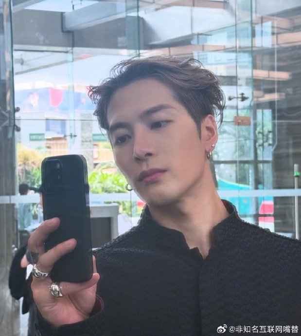 王嘉尔之前为什么很久没有发布中文歌曲？