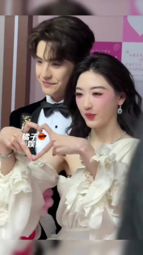 孙乐言奥斯卡复刻泰坦尼克背后抱