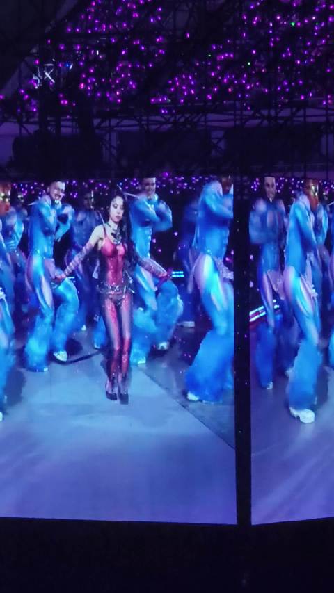 蔡依林这段舞步好好看 那个舞者一个滑铲也让人出其不意