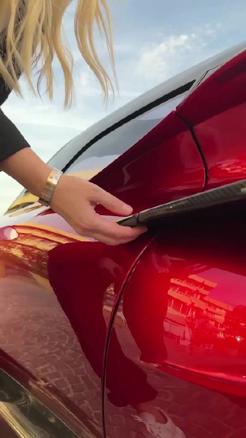 阿尔法罗密欧跑车，非常难得一见