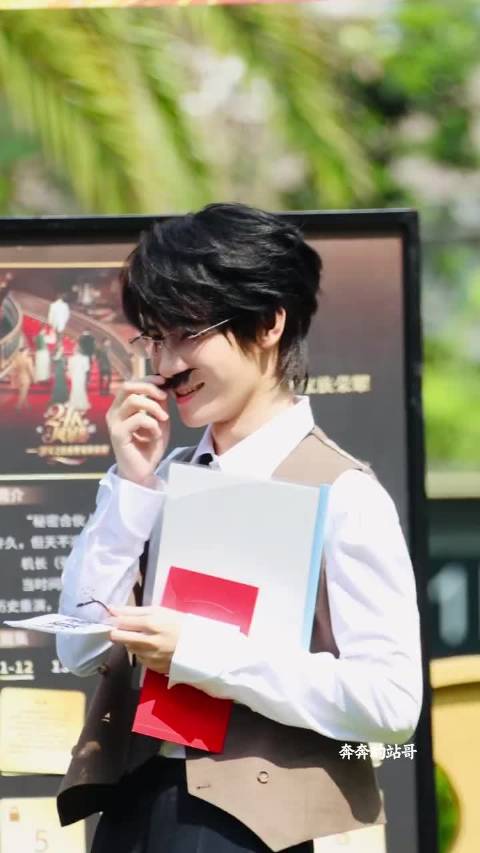 奔跑吧张真源角色转变引热议，李晨沙溢白鹿等加盟