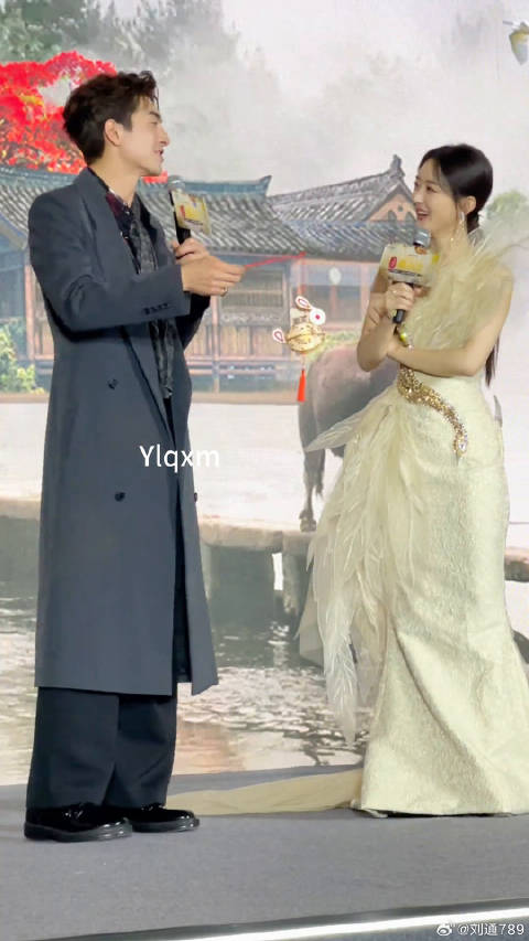 赵丽颖 兔子灯 这笑容都要溢出屏幕啦微博VC计划