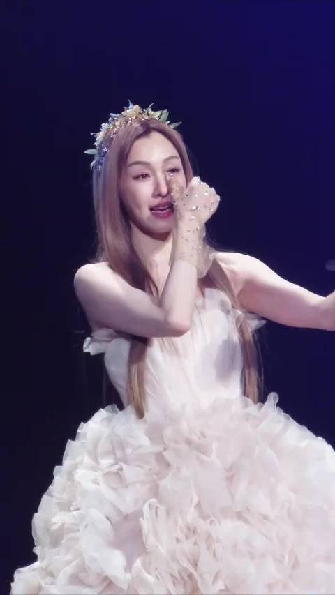 范玮琪加盟乘风2026，童年女神重返舞台