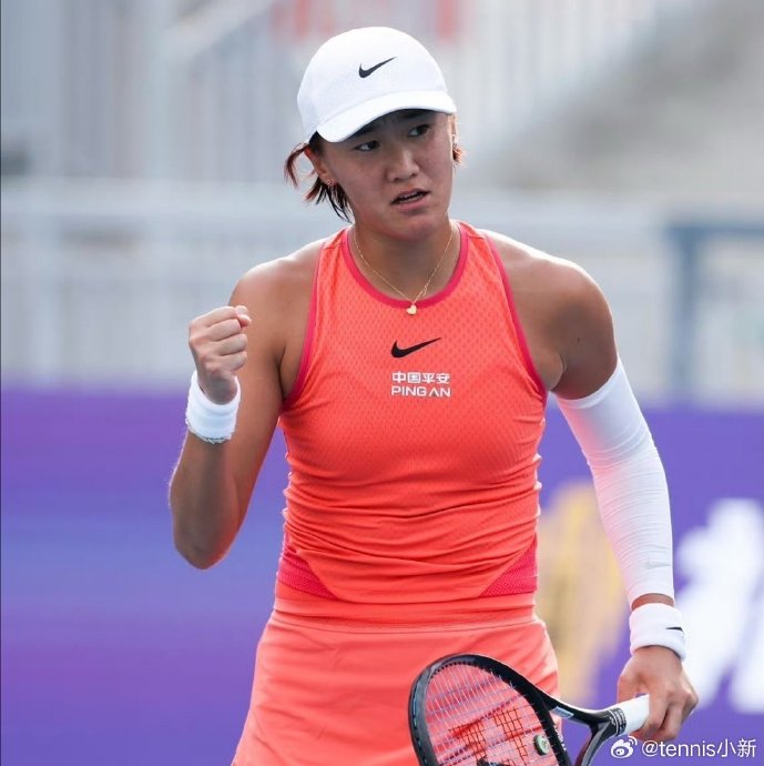 王曦雨与新生代选手林禹君在打法风格上有何不同？