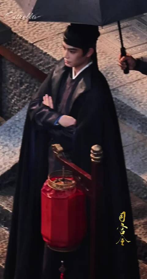 丁禹兮《司宫令》赵皑随便一站都是玉树临风啊！小丁这侧脸好优越啊！