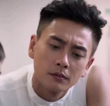 黄宗泽赞王嘉尔又帅又搞笑，回应撞脸称荣幸