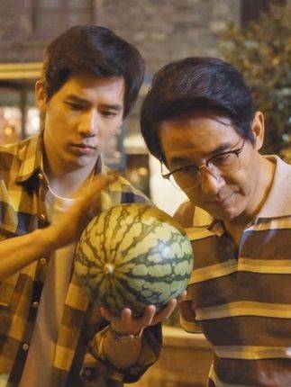 简直像只忠心耿耿的小狗因为一个片段看了整部剧