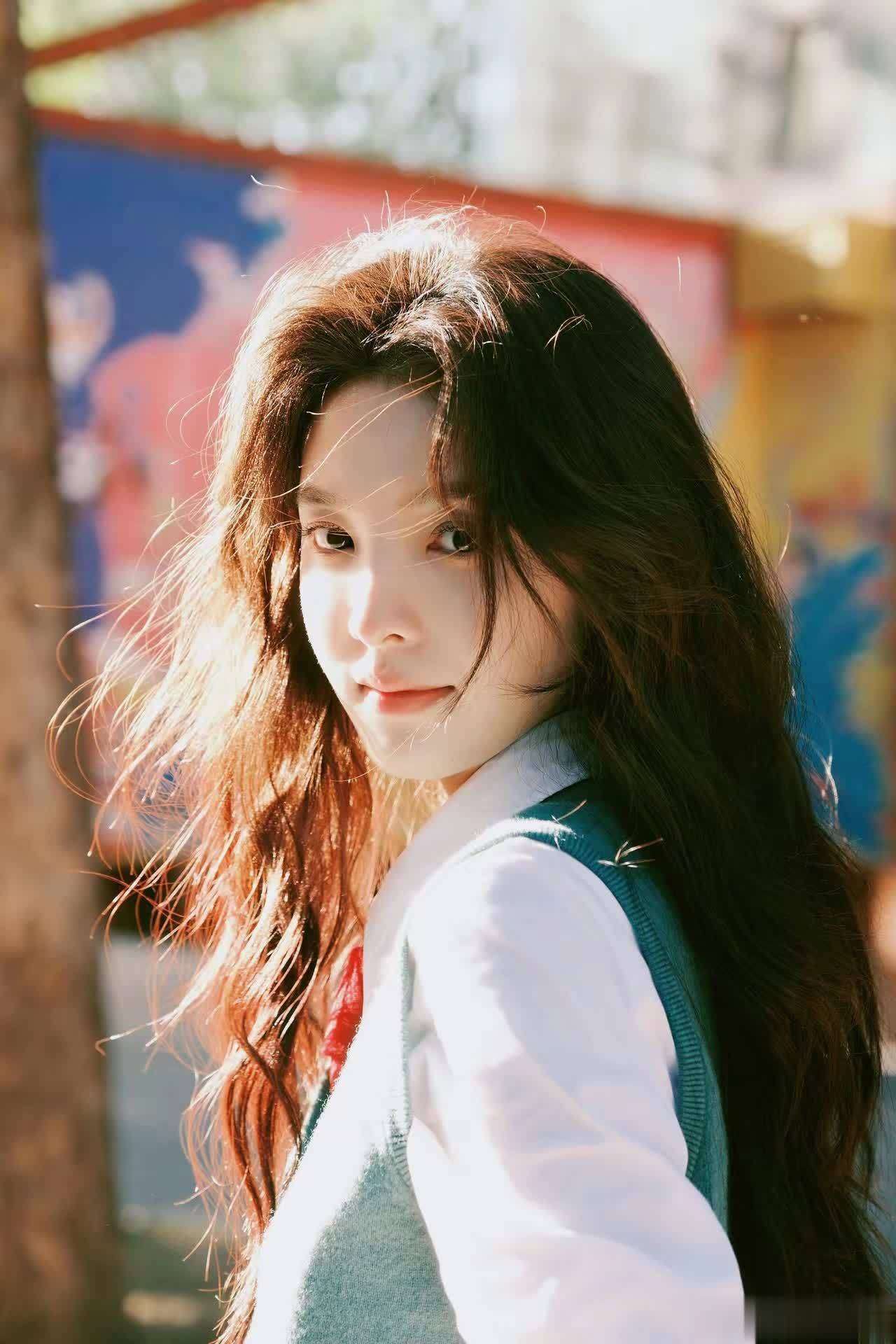 章若楠被称初恋脸原因揭秘,五官气质满是青春质感