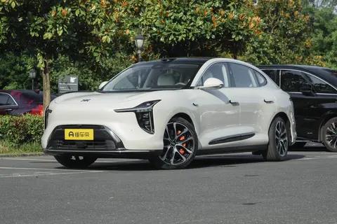 性能与豪华兼备的电动SUV，智己LS6 2026款 纯电 Ultra体验