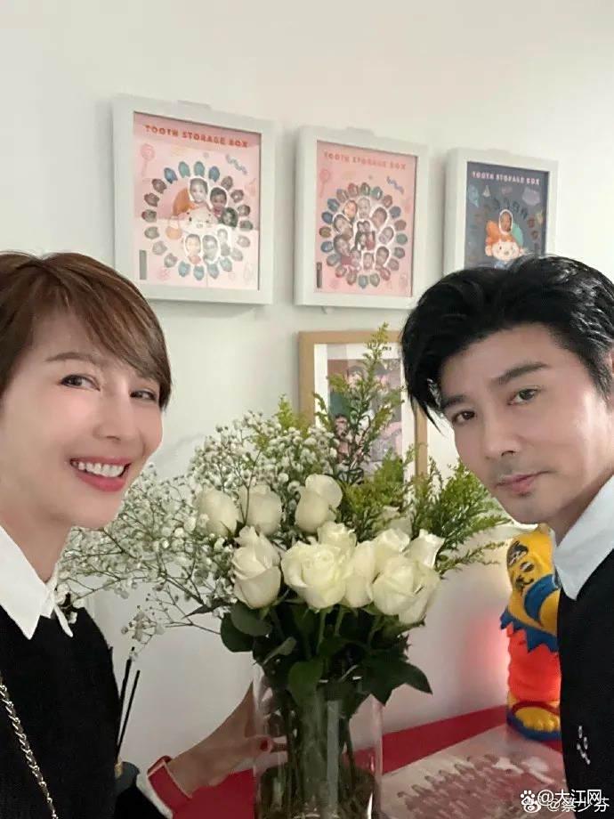 演员张晋自曝突发心脏病差点没命,妻子蔡少芬透露详情:他有血管堵塞接近80%,当时需要立即做手术