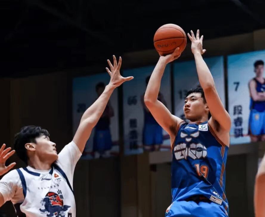 拒绝爆冷，广厦送四川31连败！胡金秋23+4大爆发，赵岩昊15分成奇兵