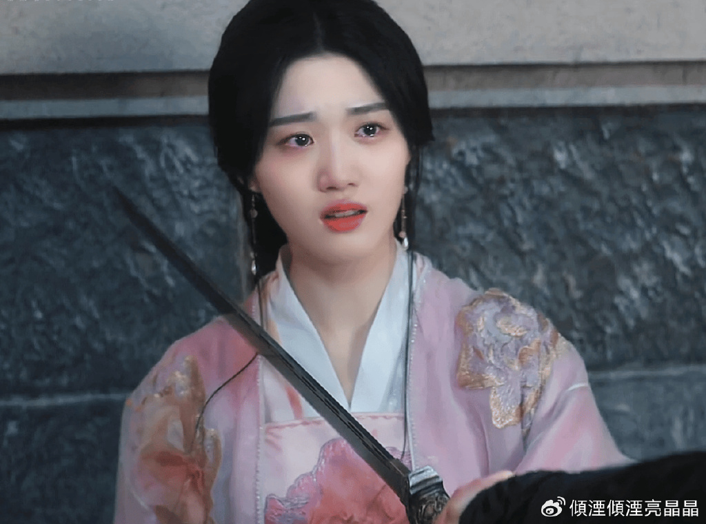 卢昱晓《入青云》生图曝光!粉衣梦回上官浅,男主天选古装男神!