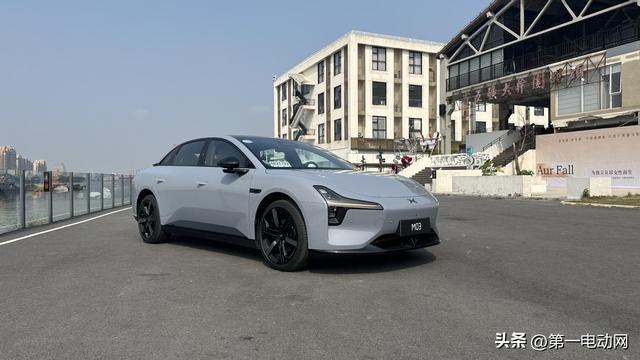 更懂年轻人的“智能轿跑”：2026款小鹏MONA M03试驾