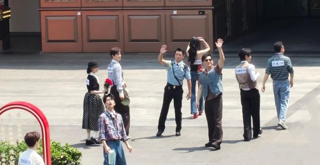 《奔跑吧14》首期开录，民国风+角色扮演2.0，常驻8人飞行2人|郑恺|李晨|陈哲远_订阅