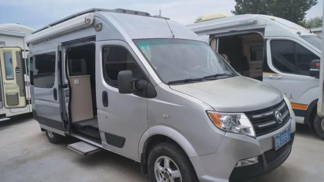 6.8万的房车啥样？有水有电能睡觉做饭，完全是一个人的户外小窝