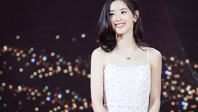 章泽天的《小天章》，站在名人播客爆发的节点上